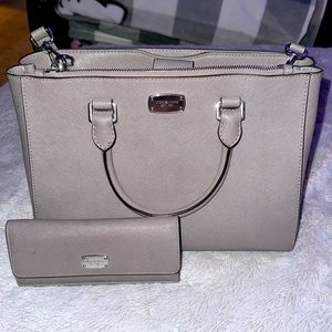 Michael Kors | Medium Grey Convertible Purse with Matching Wallet